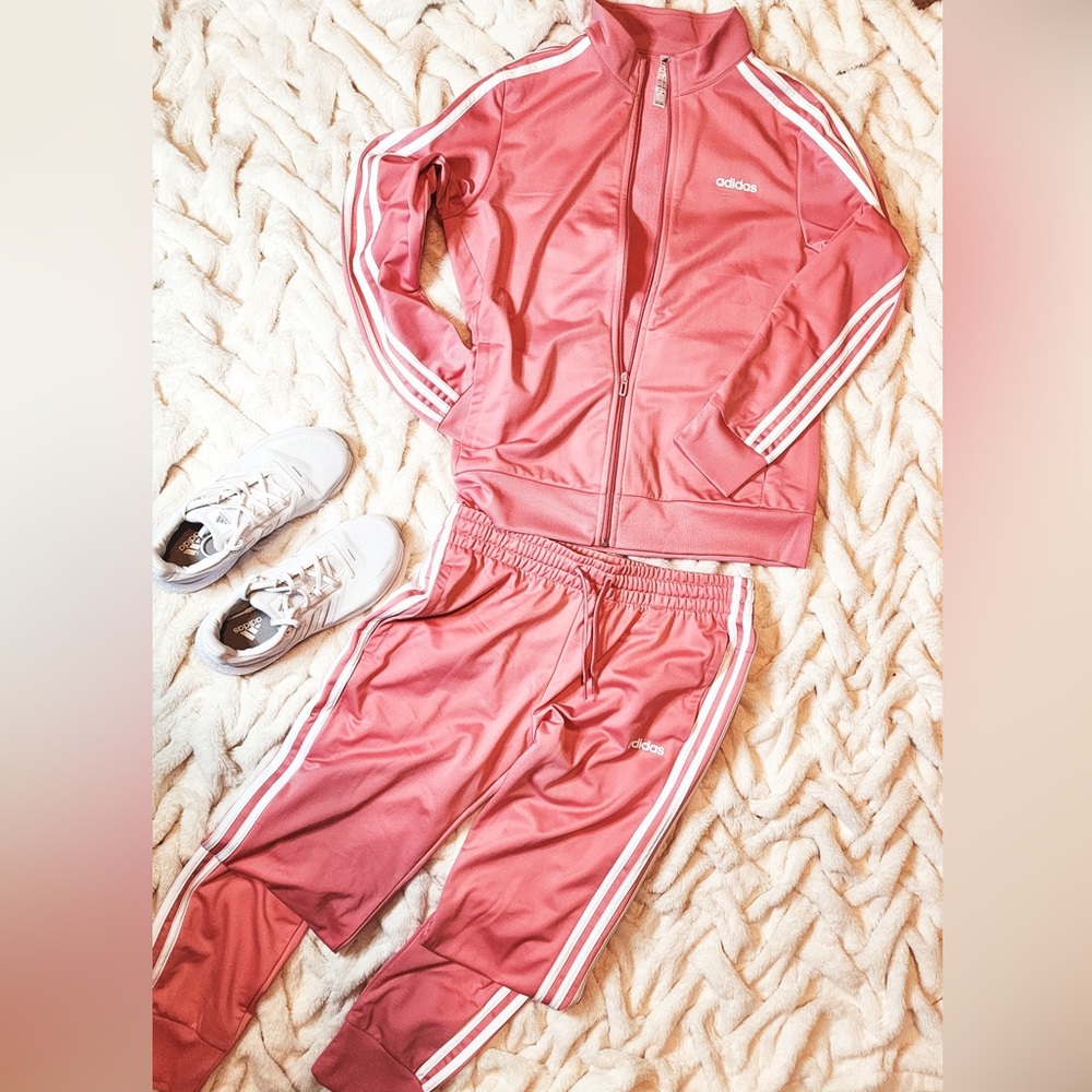 Ladies Adidas Sportswear, like new worn once.